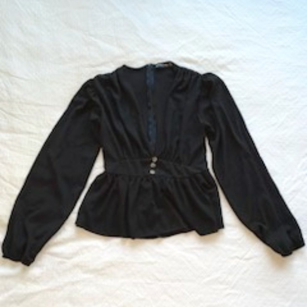 PrettyLittleThing Low V Neck Long Sleeve Top